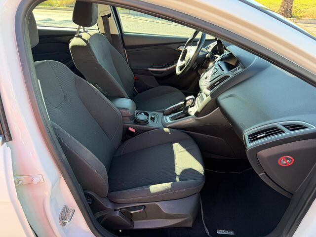 FORD FOCUS TITANIUM ESTATE 2.0 TDCI AUTO SPANISH LHD IN SPAIN 62000 MILES SUPERB 2011